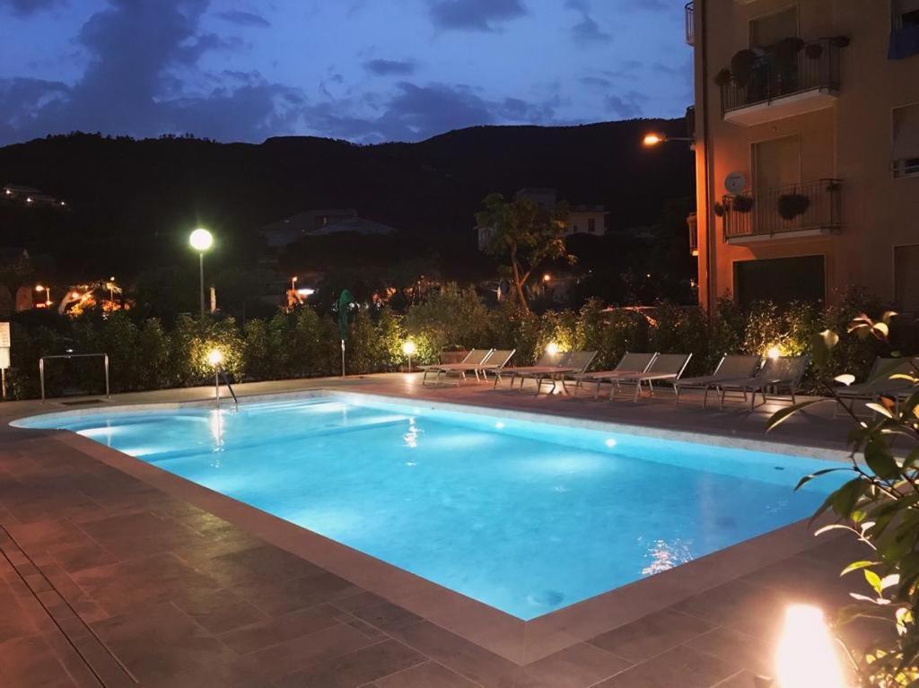 Hotel Riviera Deiva Marina Exterior photo