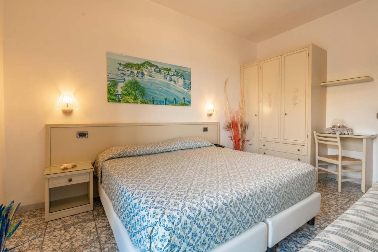 Hotel Riviera Deiva Marina Exterior photo