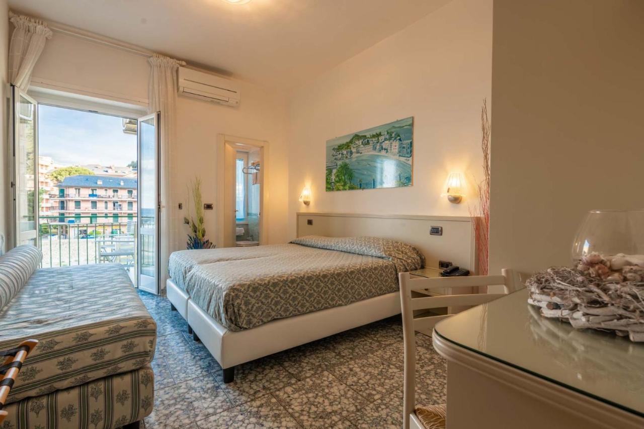 Hotel Riviera Deiva Marina Exterior photo
