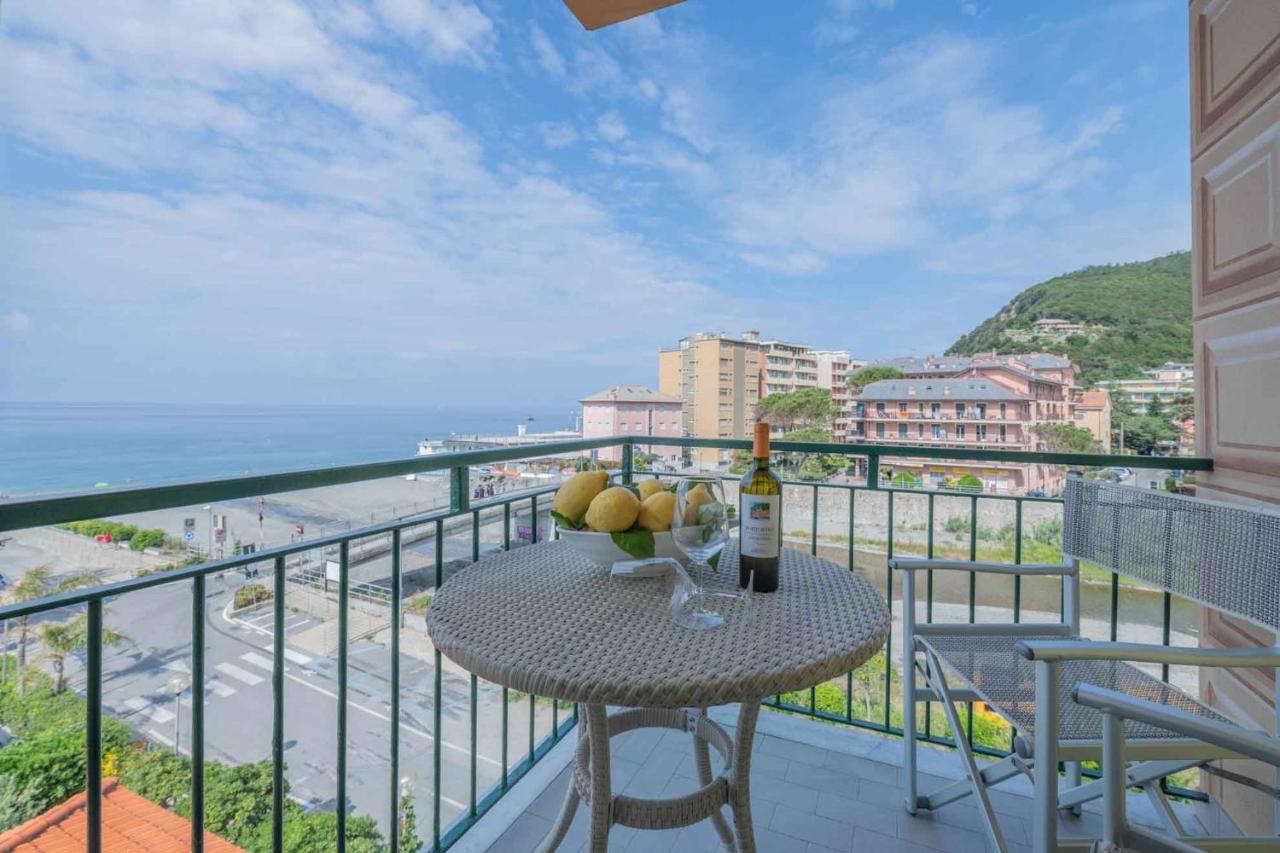 Hotel Riviera Deiva Marina Exterior photo