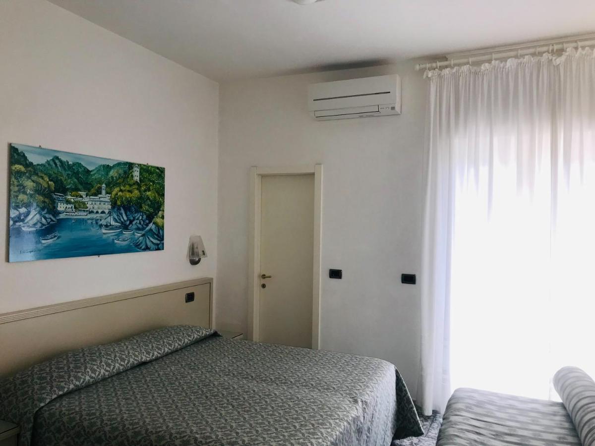 Hotel Riviera Deiva Marina Exterior photo